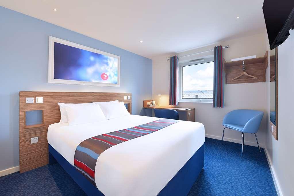 Travelodge London Park Royal Номер фото